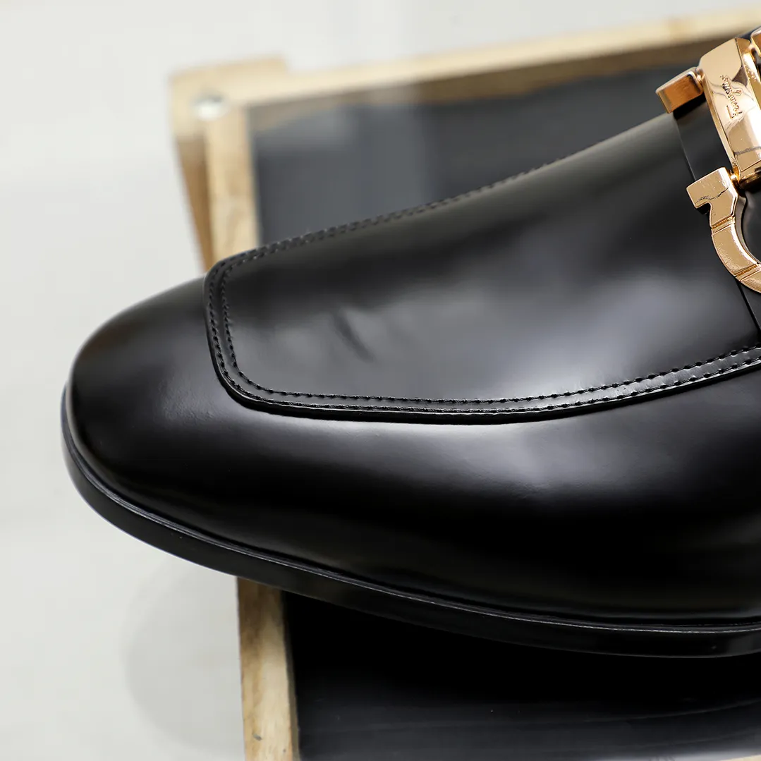 Men's shoes 💰600 🕷🕷🐂【Ferragamo】 Popular fashion casual shoes🇨🇳Official website counter 1:1 production, original mold opening💯Good quality can be seen, imported high-end first-layer pebbled calfskin, water-dyed🐂leather lining🌿very clear texture, high-quality waterproof, non-slip and wear-resistant outsole🎋high quality and low price, truly handmade🍓, 5 colors available! Code number 38-44 (45. To be customized)
